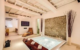 Yh Jacuzzi Suite